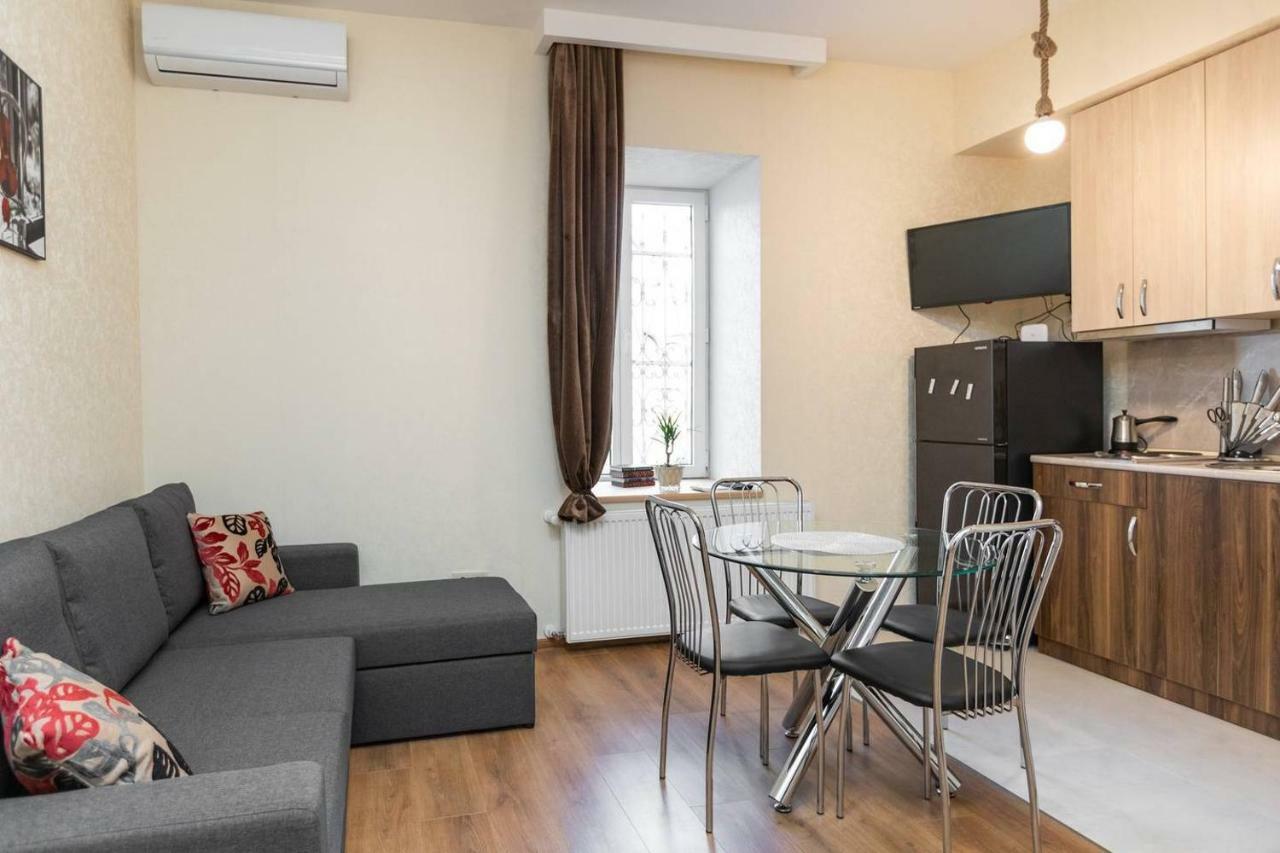 Wehost Stylish Apartment In Old Tiflis Dış mekan fotoğraf